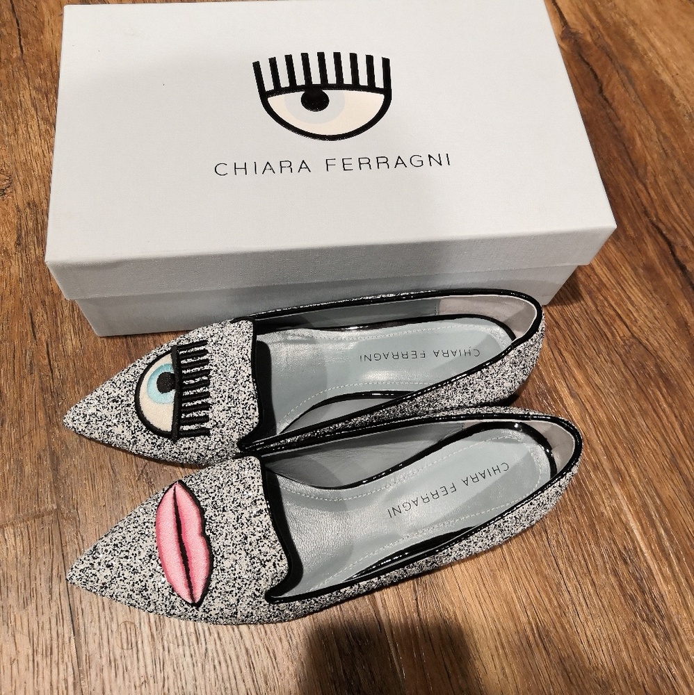 Chiara Ferragni flat